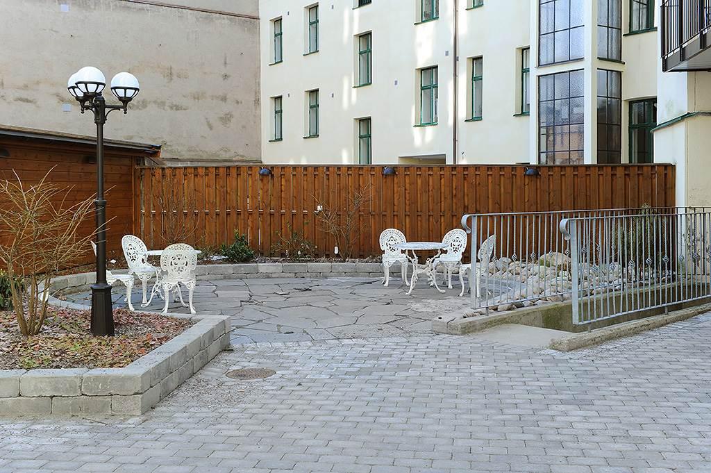 Nyligen renoverad innergård