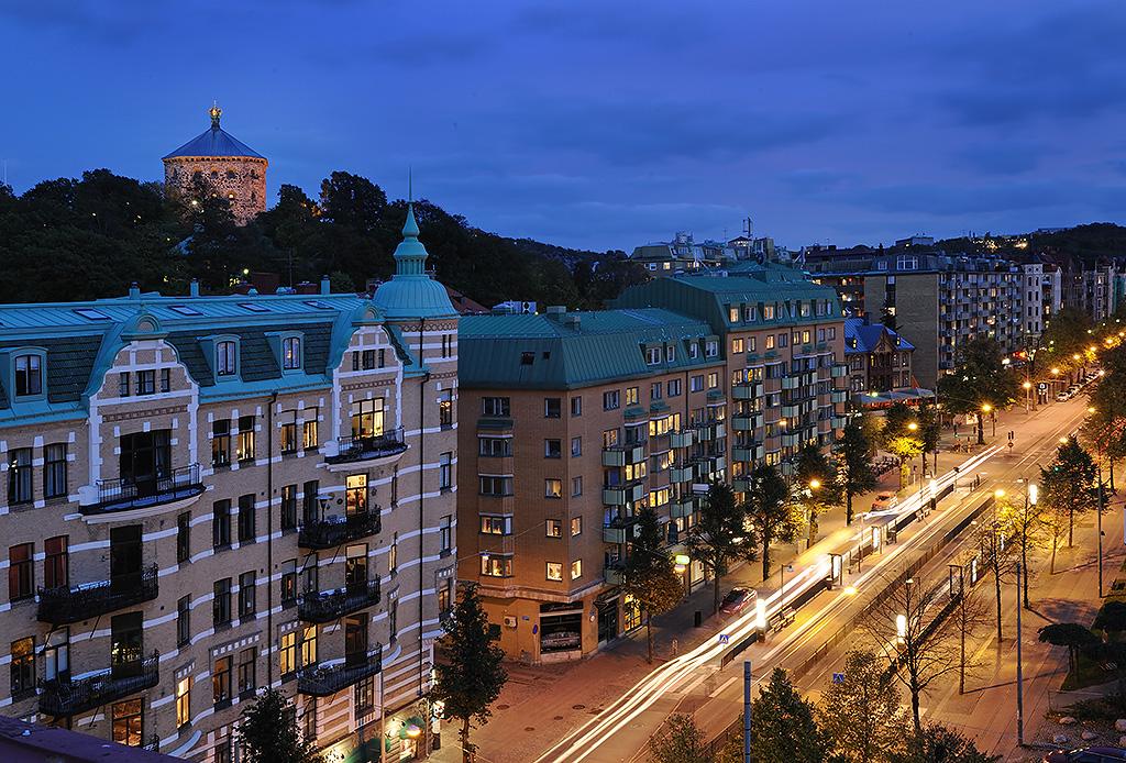 Linnégatan by night