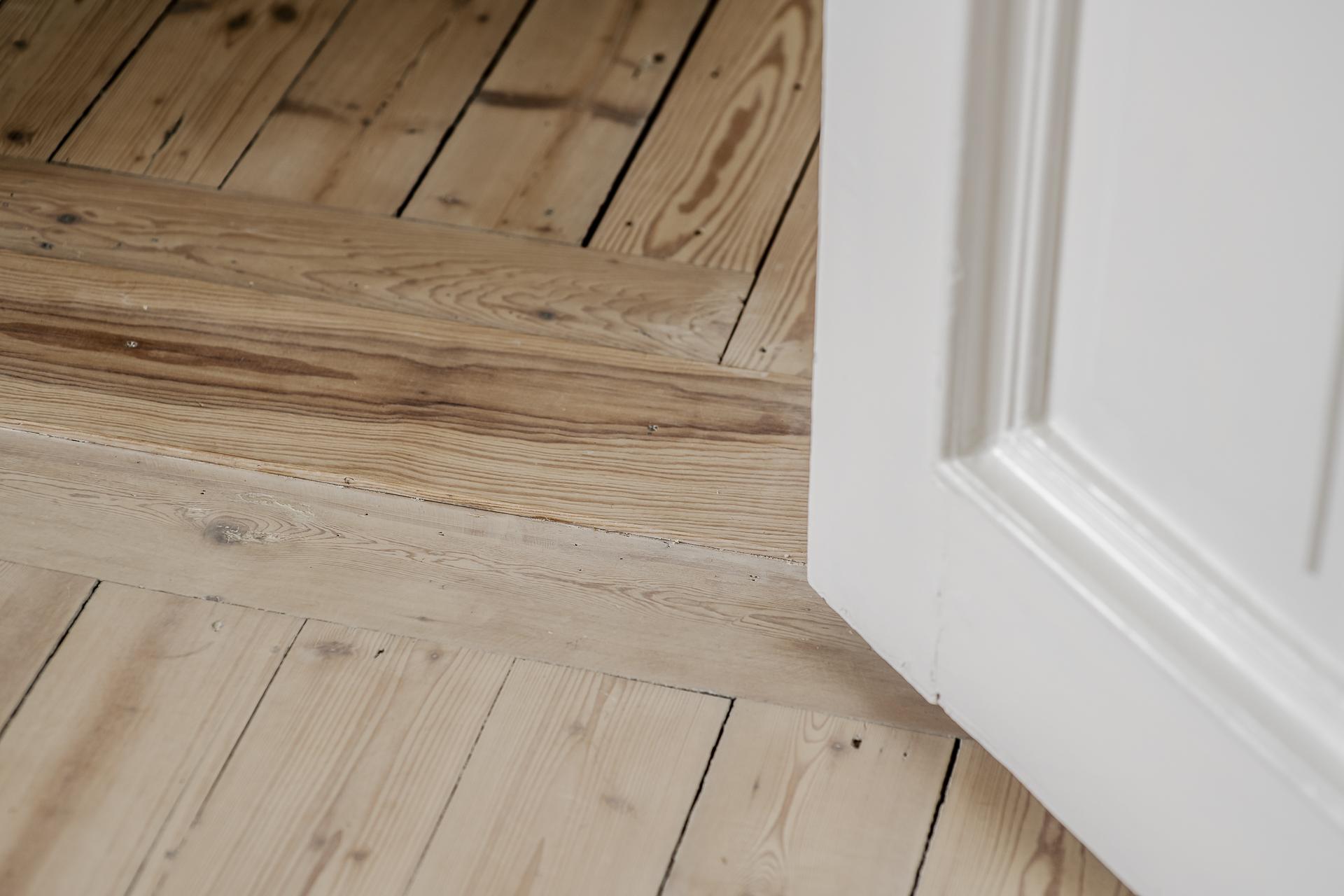 Mjuka, lena brädgolv