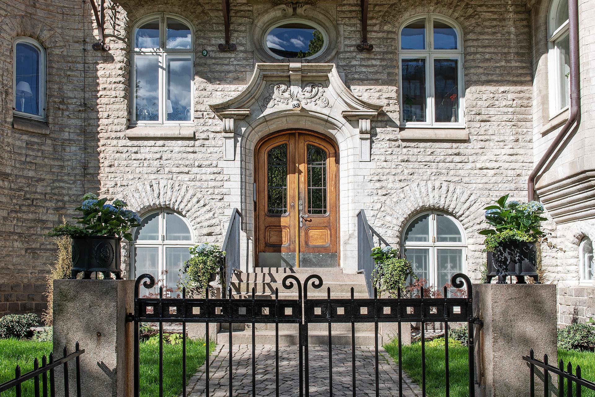 En minst sagt värdig entré