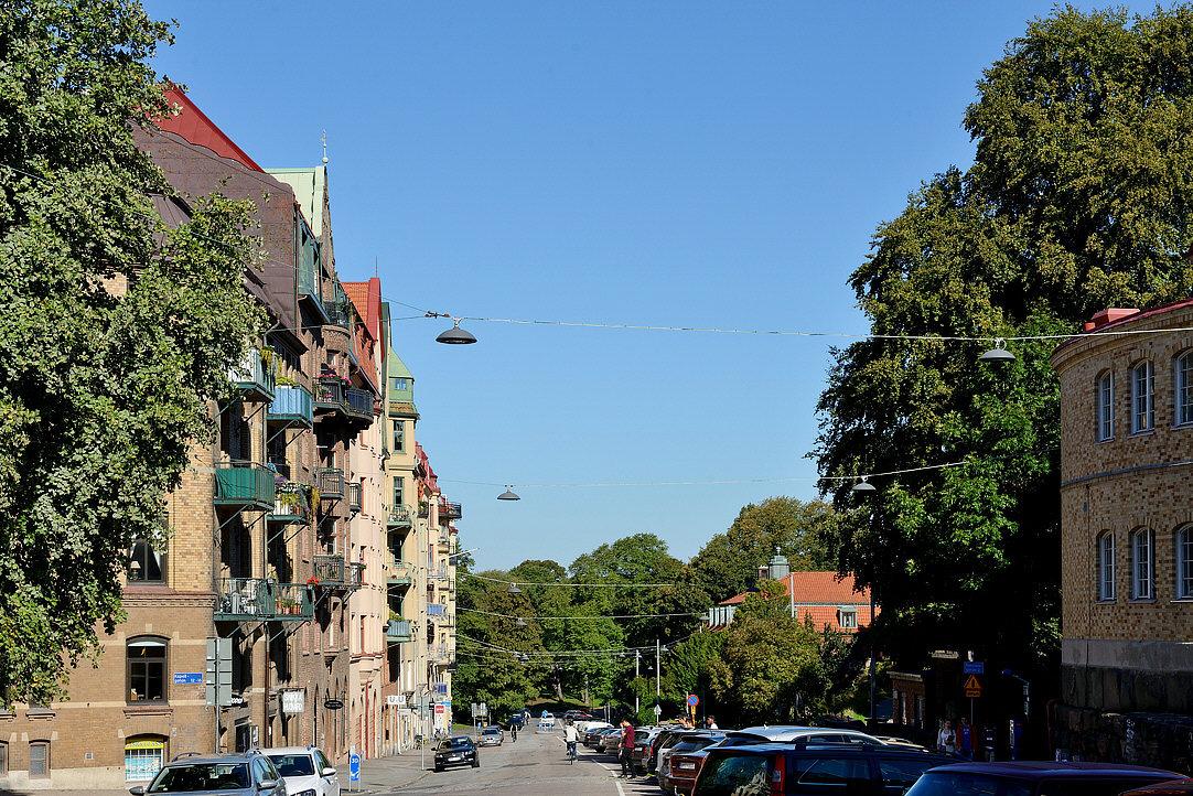 Ståndsmässiga Molinsgatan precis runt hörnet