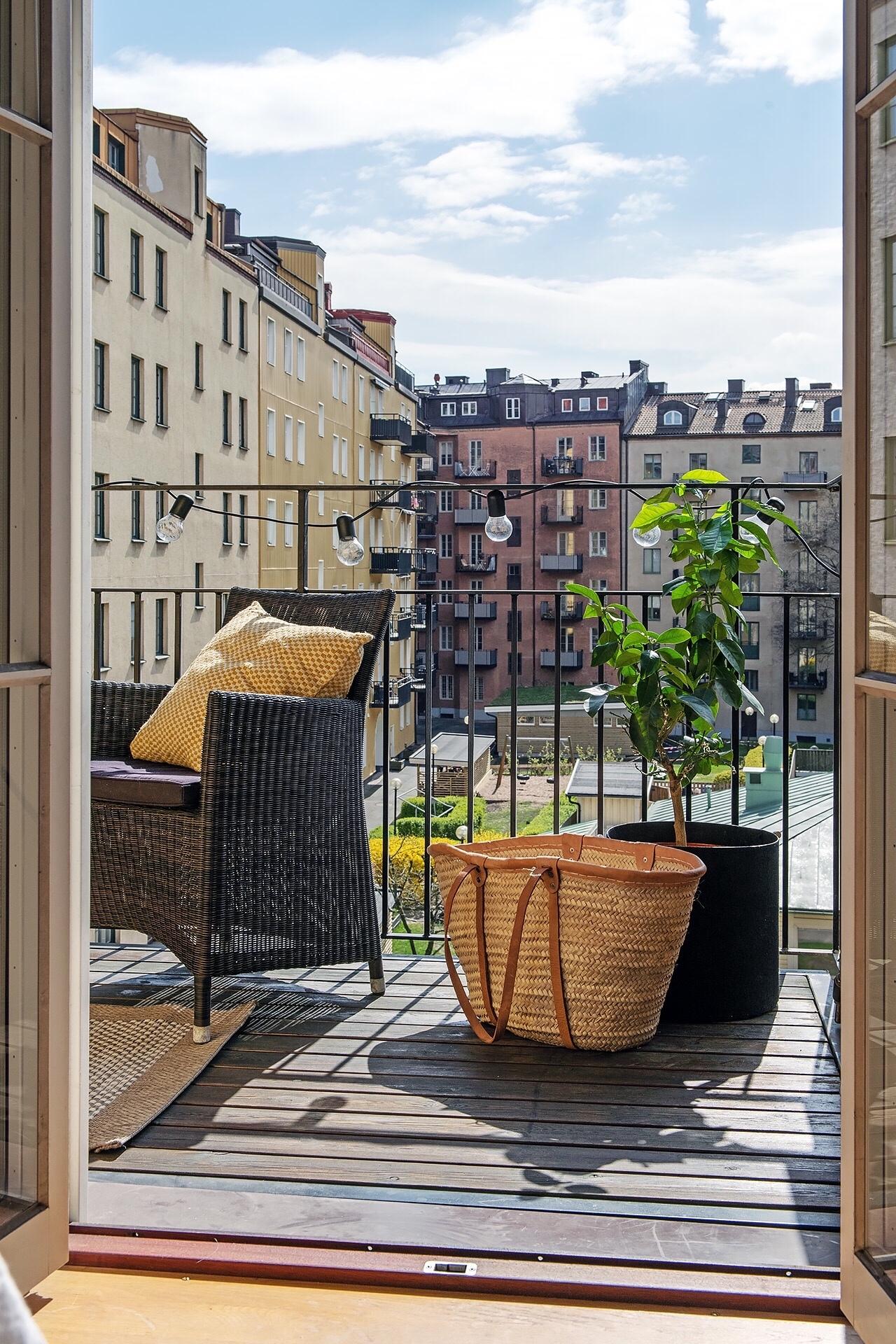 Högt belägen med solig söderbalkong