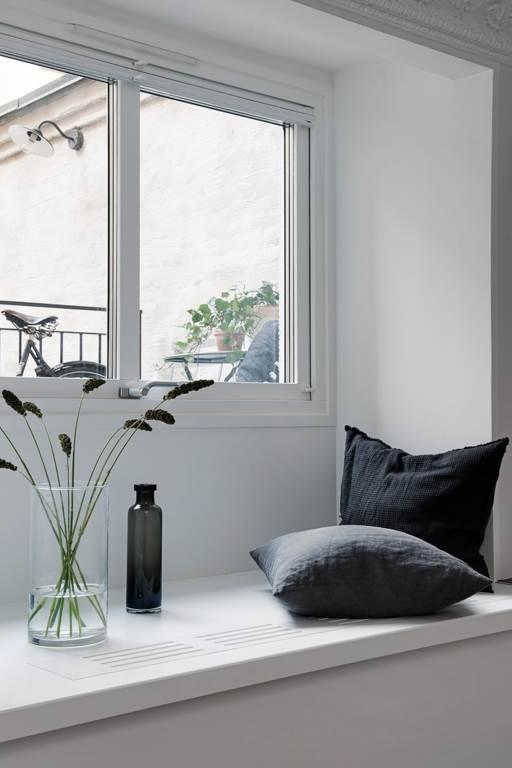 Slå dig ner och läs en bok!