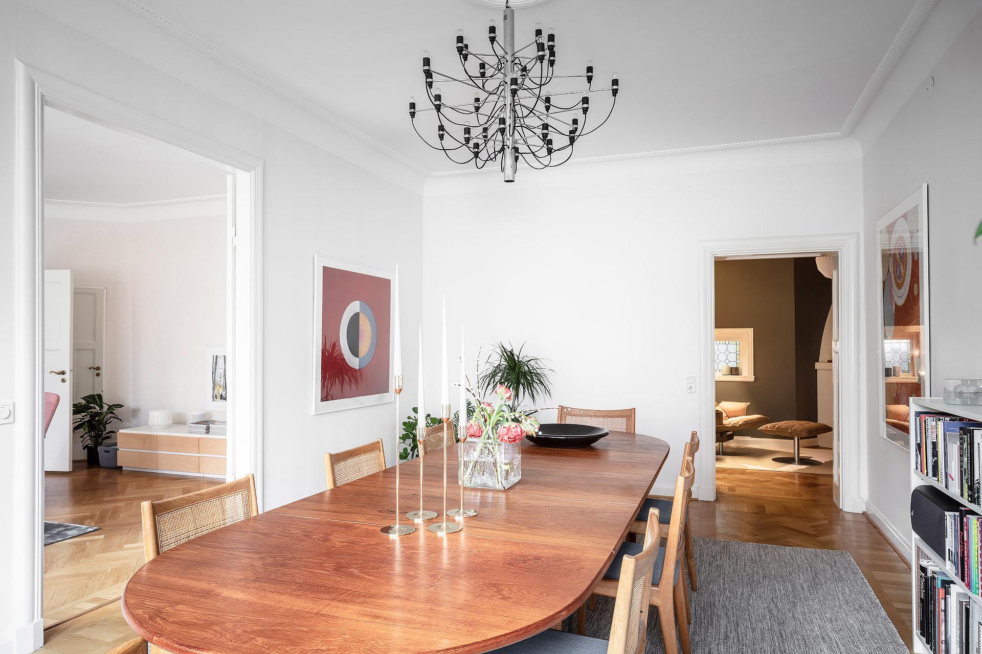 Runtgående planlösning och genomtänkta lösningar